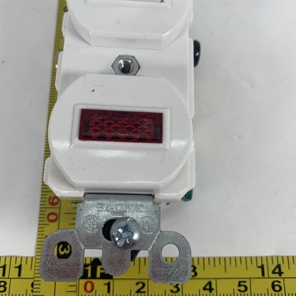 Leviton 5226-W SIDE WIRE SINGLE POLE COMBO SWITCH & Pilot Light 15A 120VAC - Picture 9 of 15